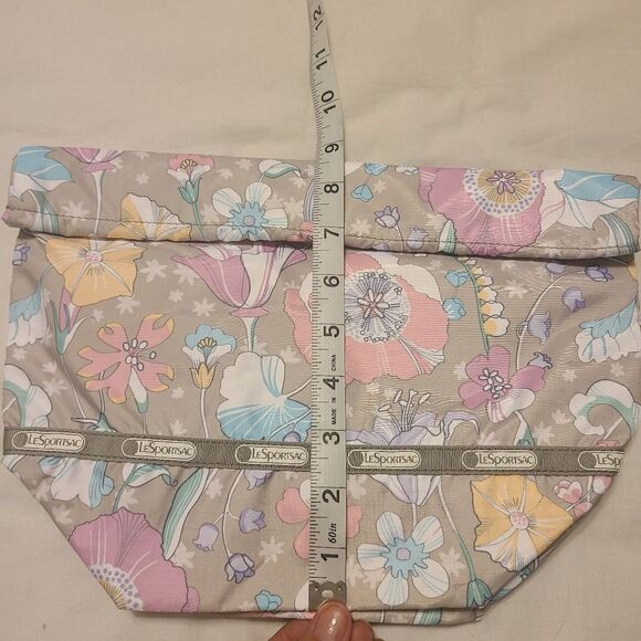 LeSportsac floral toiletry bag - Picture 9 of 11